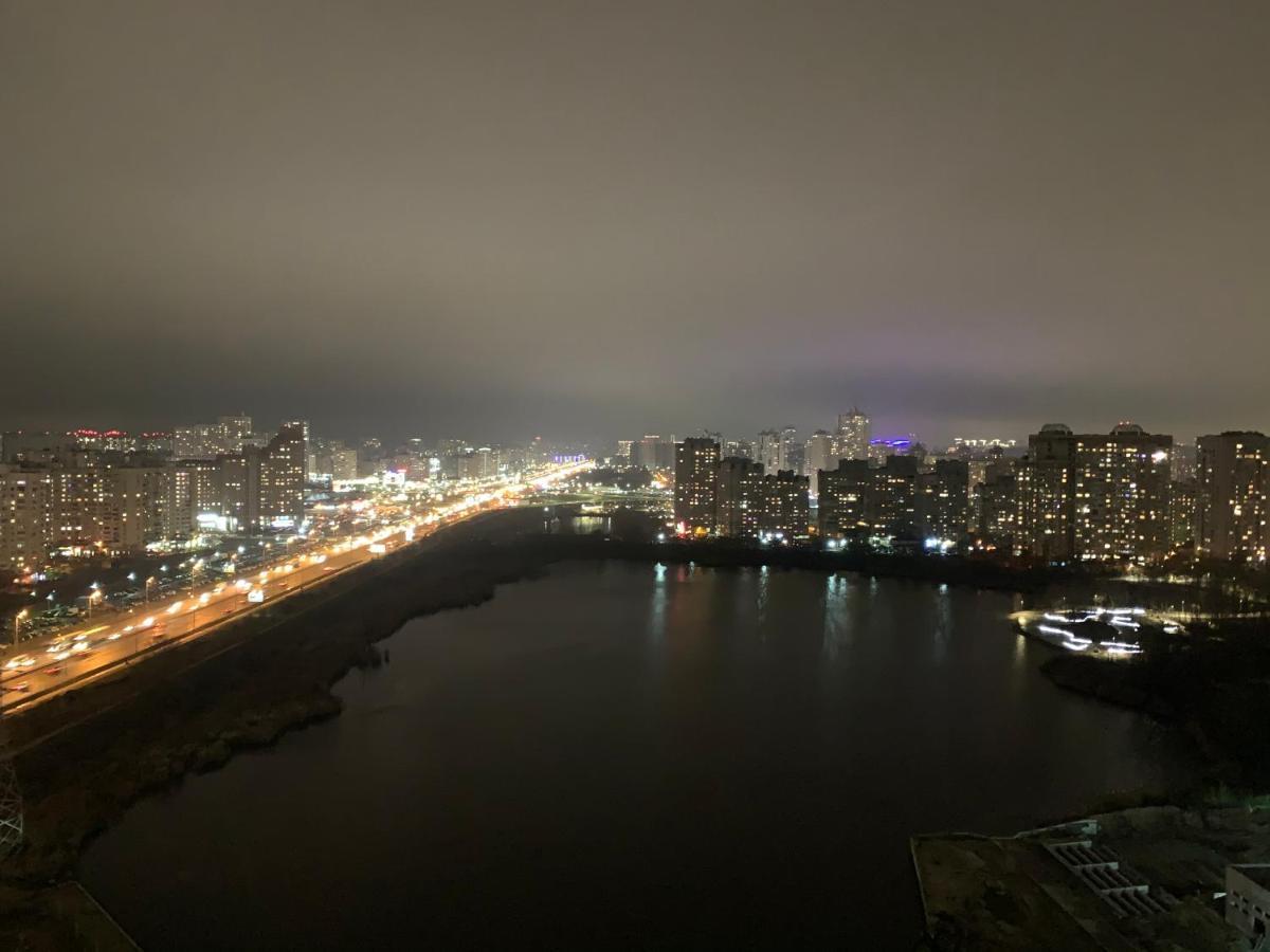 Квартира В Жк Лебединый, Ревуцкого 40 В, Метро Харьковская Позняки Kiev Eksteriør billede